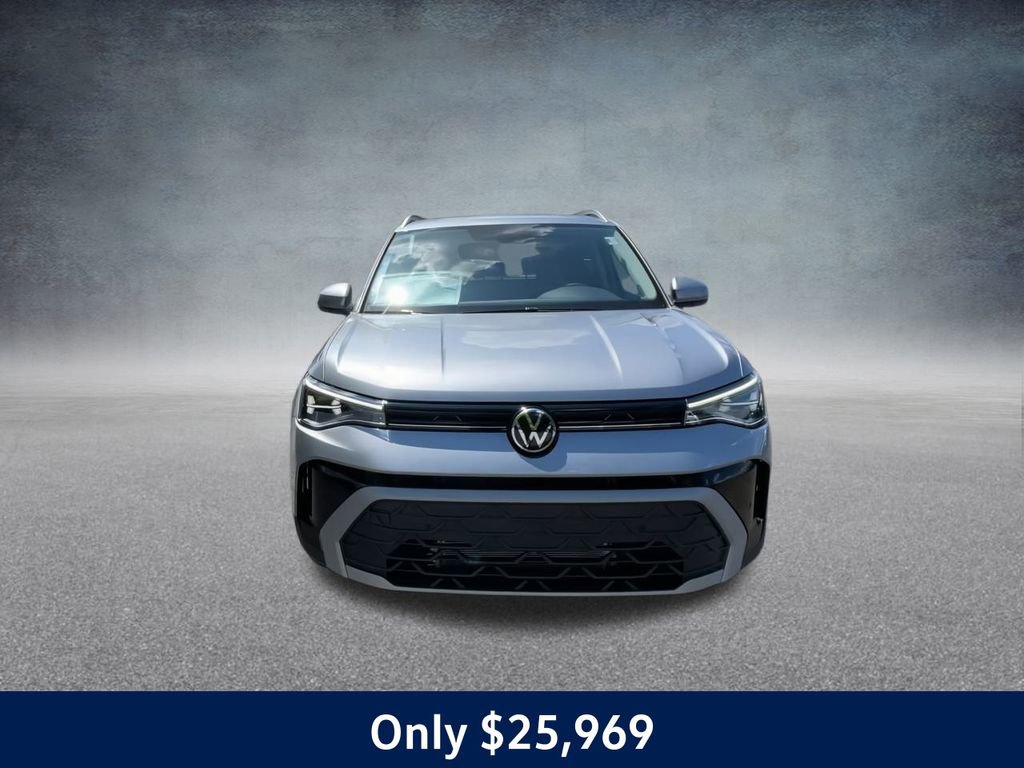 New 2025 Volkswagen Taos SE image 5