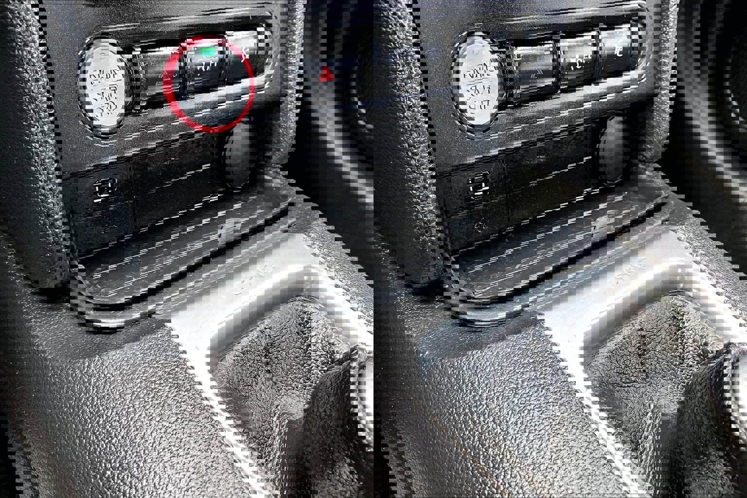 Used 2019 Ford Mustang EcoBoost image 30