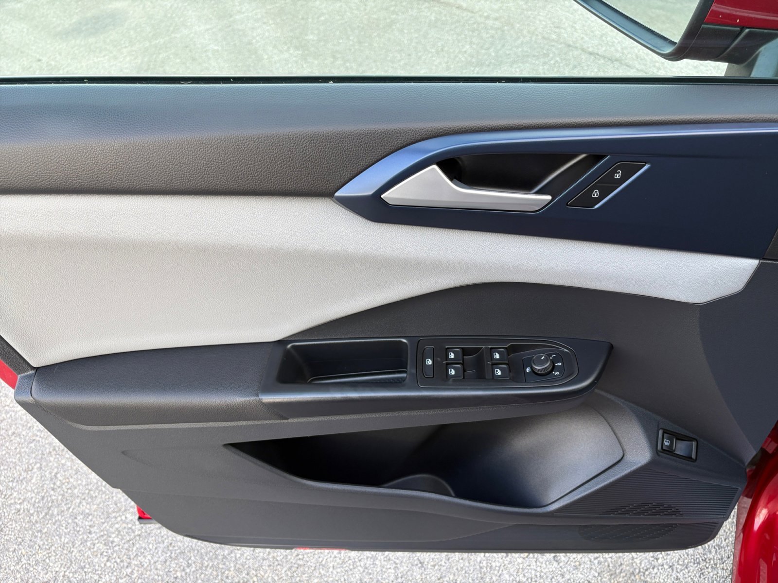Certified 2023 Volkswagen Taos SE FWD image 24