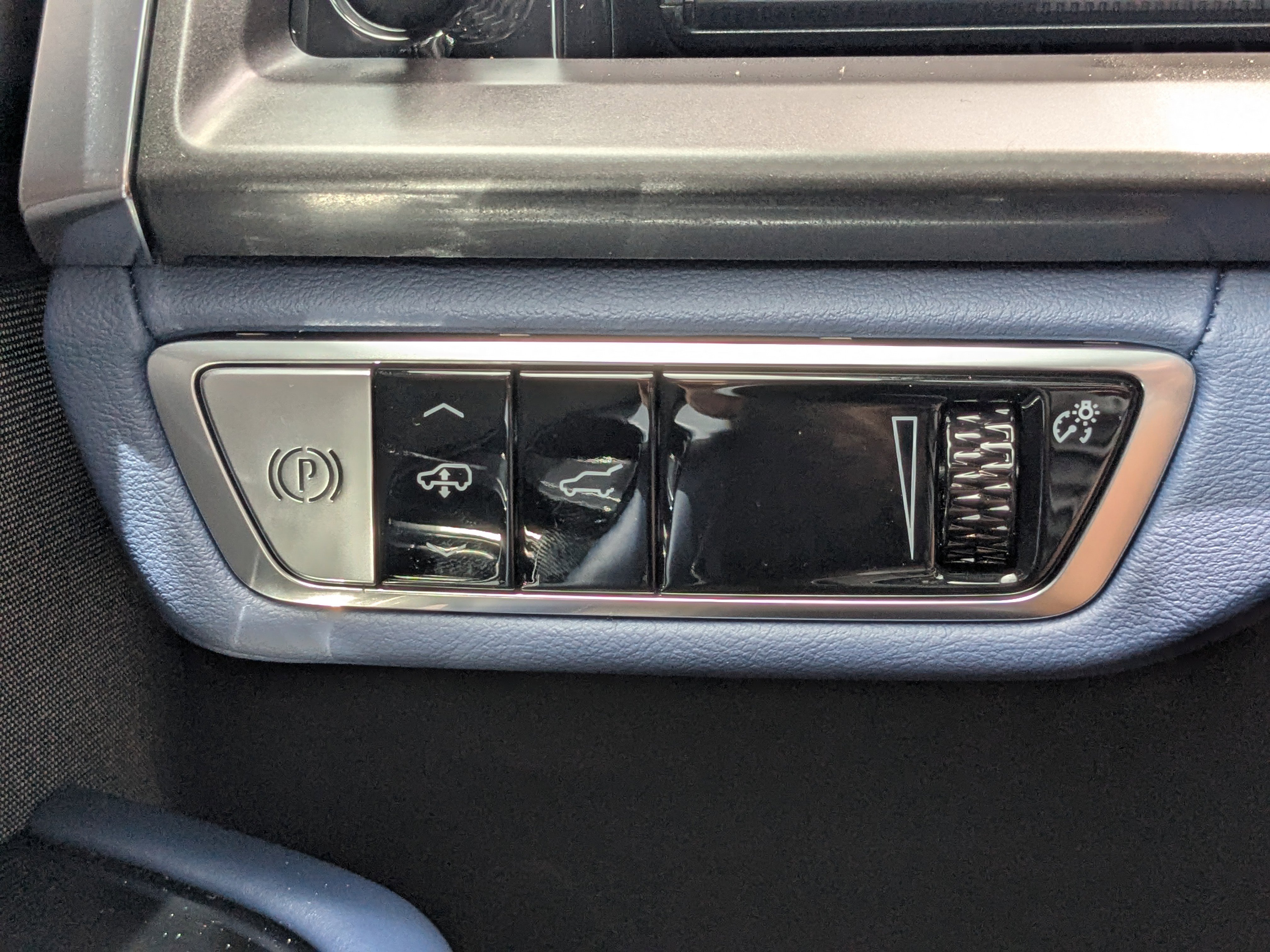 New 2026 Cadillac Vistiq Premium Luxury w/ LPO, Floor Liner Package image 35