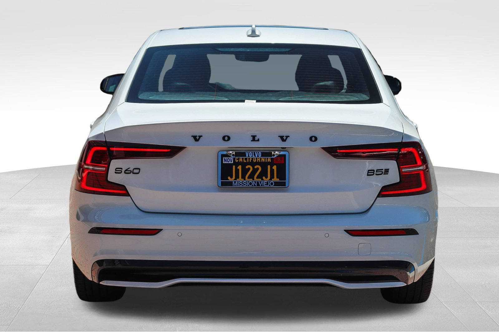 Used 2024 Volvo S60 B5 Plus w/ Climate Package AWD/4WD image 7