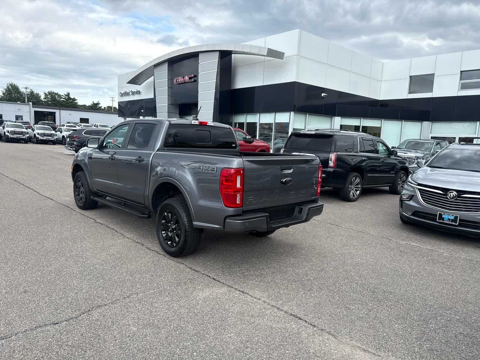 Used 2023 Ford Ranger XLT w/ Equipment Group 302A High AWD/4WD image 3