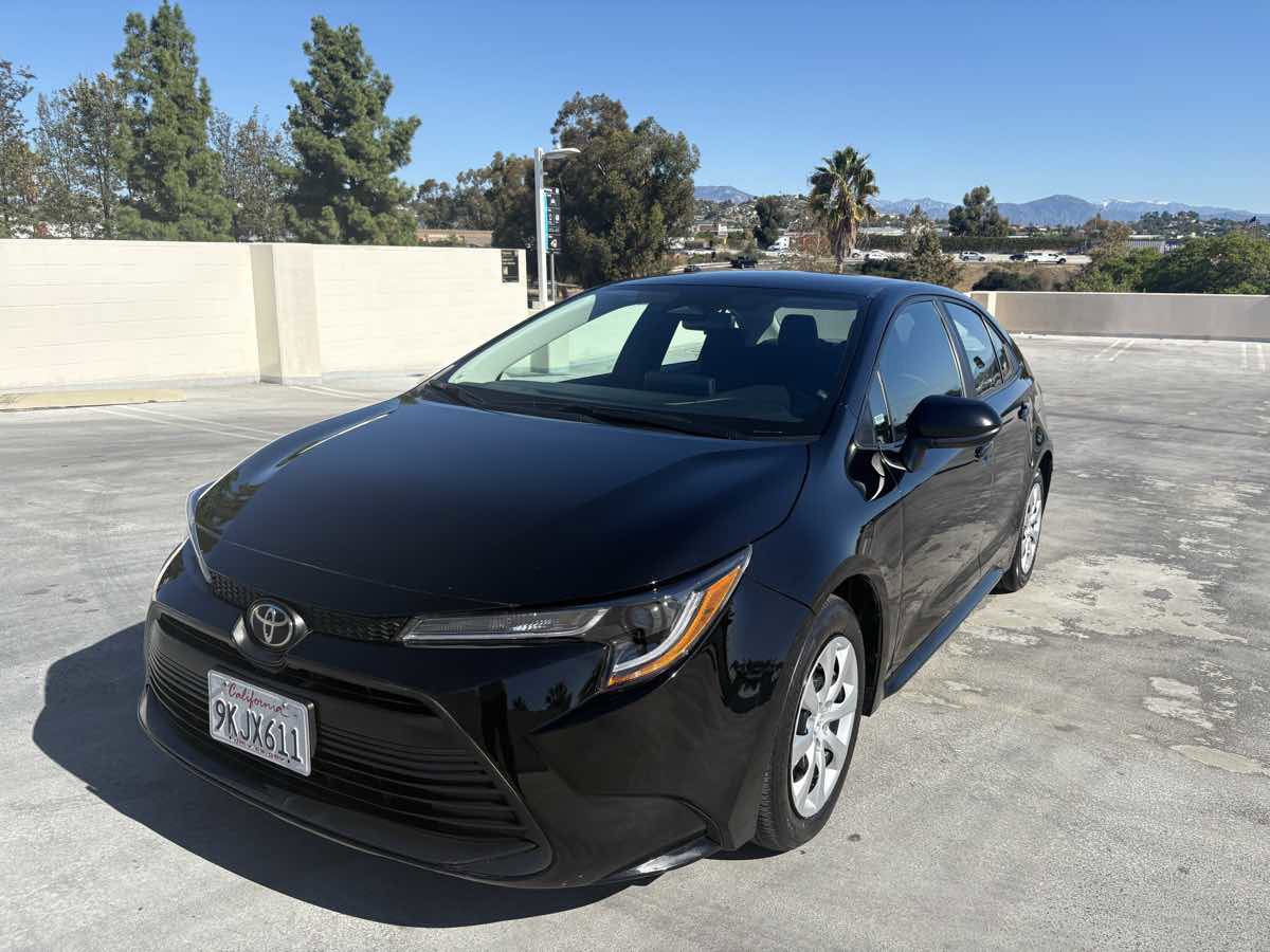 Used 2024 Toyota Corolla LE image 3