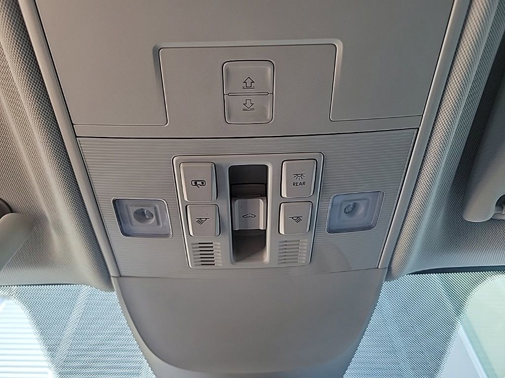 Used 2022 Volkswagen Taos SEL w/ Panoramic Sunroof Package image 30