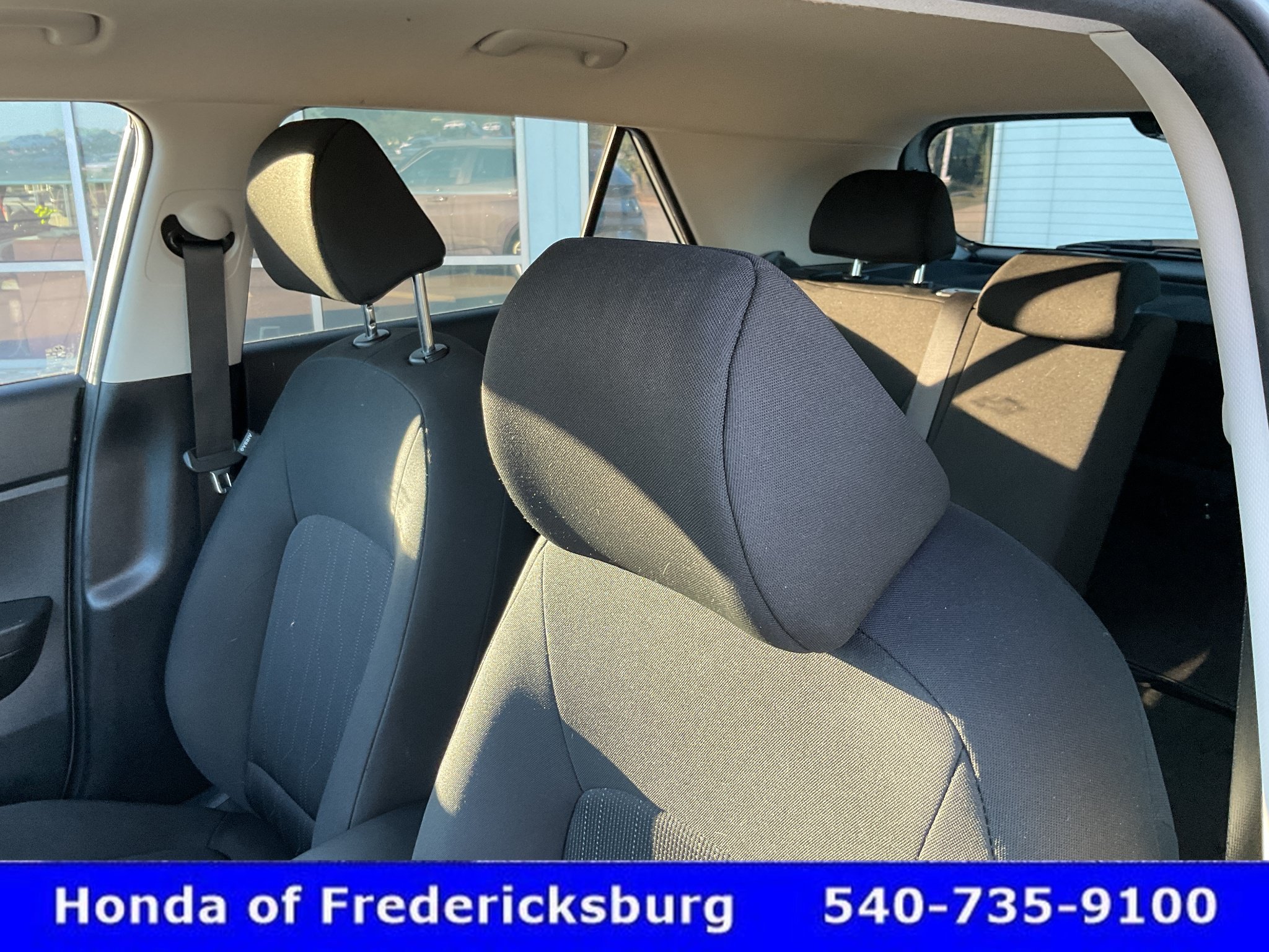 Used 2023 Hyundai Venue SE FWD image 27