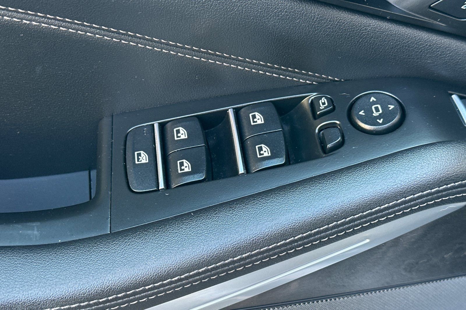 Used 2023 BMW X5 xDrive40i w/ Premium Package image 12