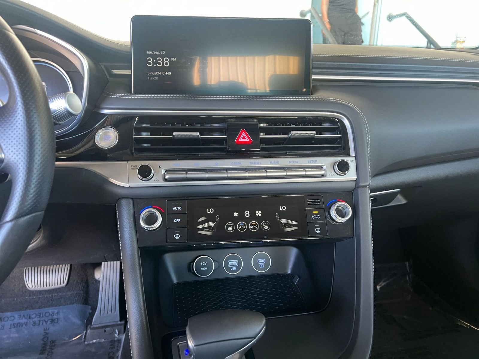 Used 2025 Genesis G70 2.5T image 21