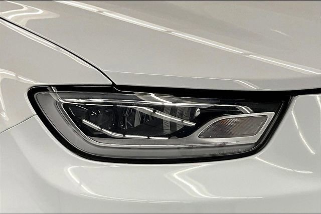 Used 2024 Chrysler Pacifica Touring-L image 34