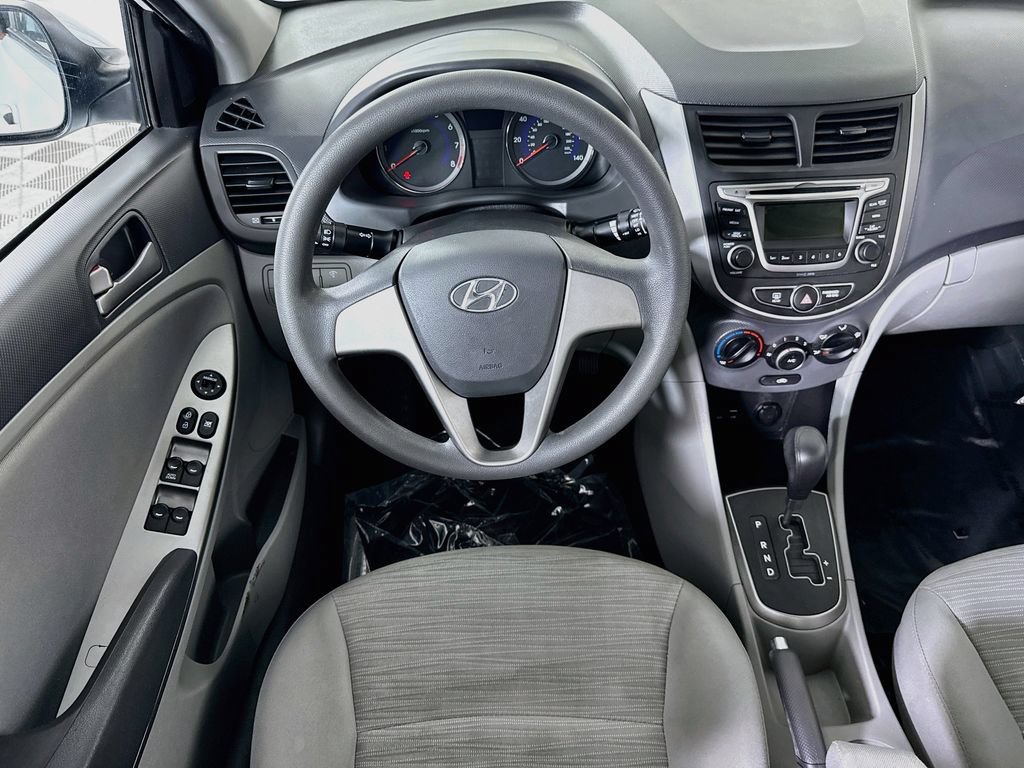 Used 2017 Hyundai Accent SE FWD image 3