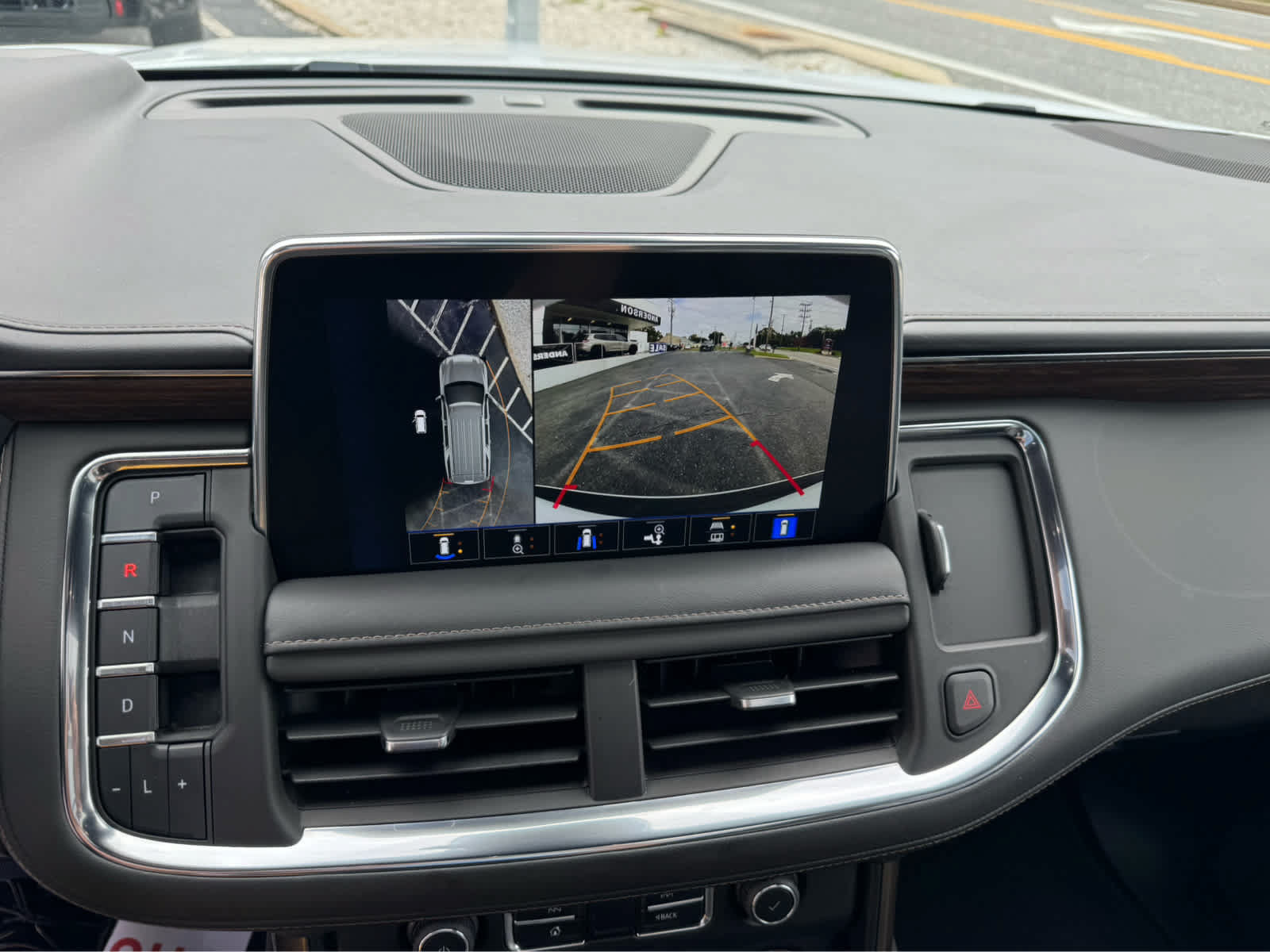 Used 2023 Chevrolet Tahoe High Country AWD/4WD image 18