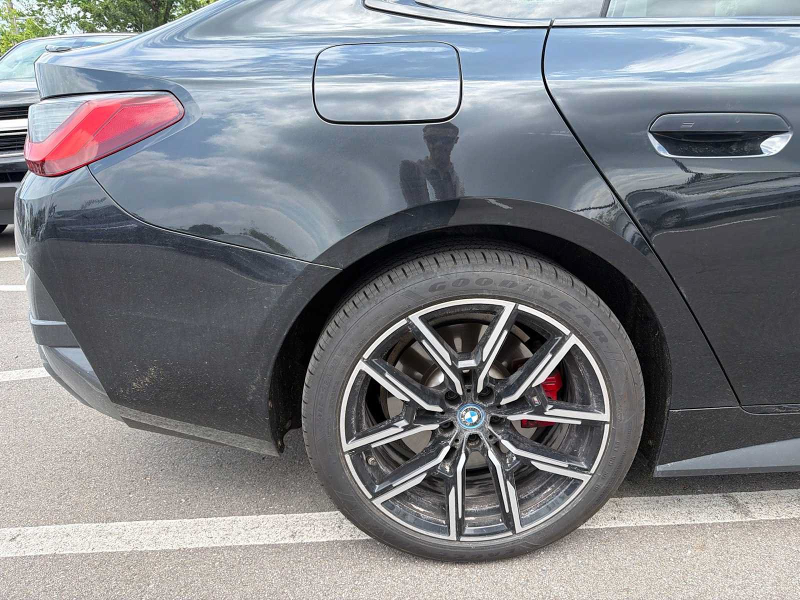 Used 2024 BMW i4 eDrive35 w/ M Sport Package RWD image 11