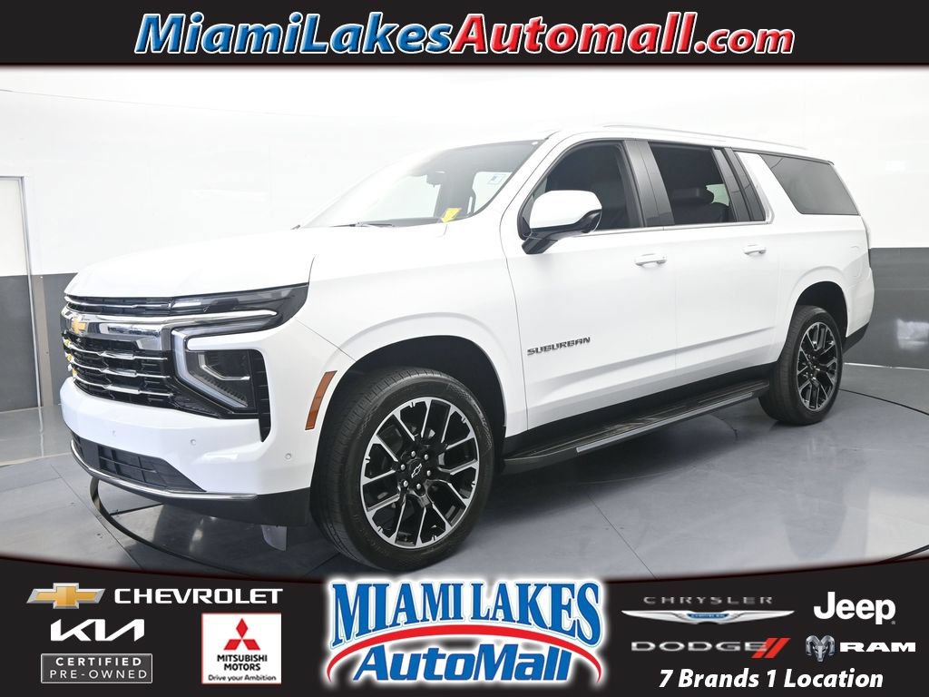 Used 2025 Chevrolet Suburban LT RWD image 1