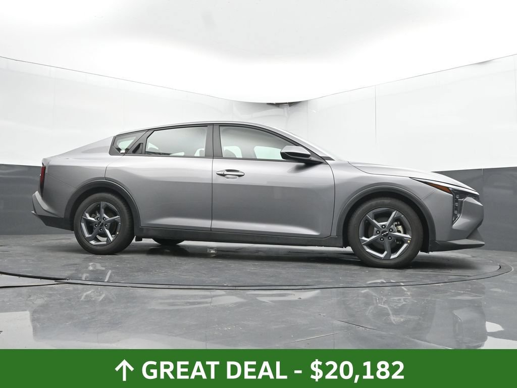 Used 2025 Kia K4 FWD image 38