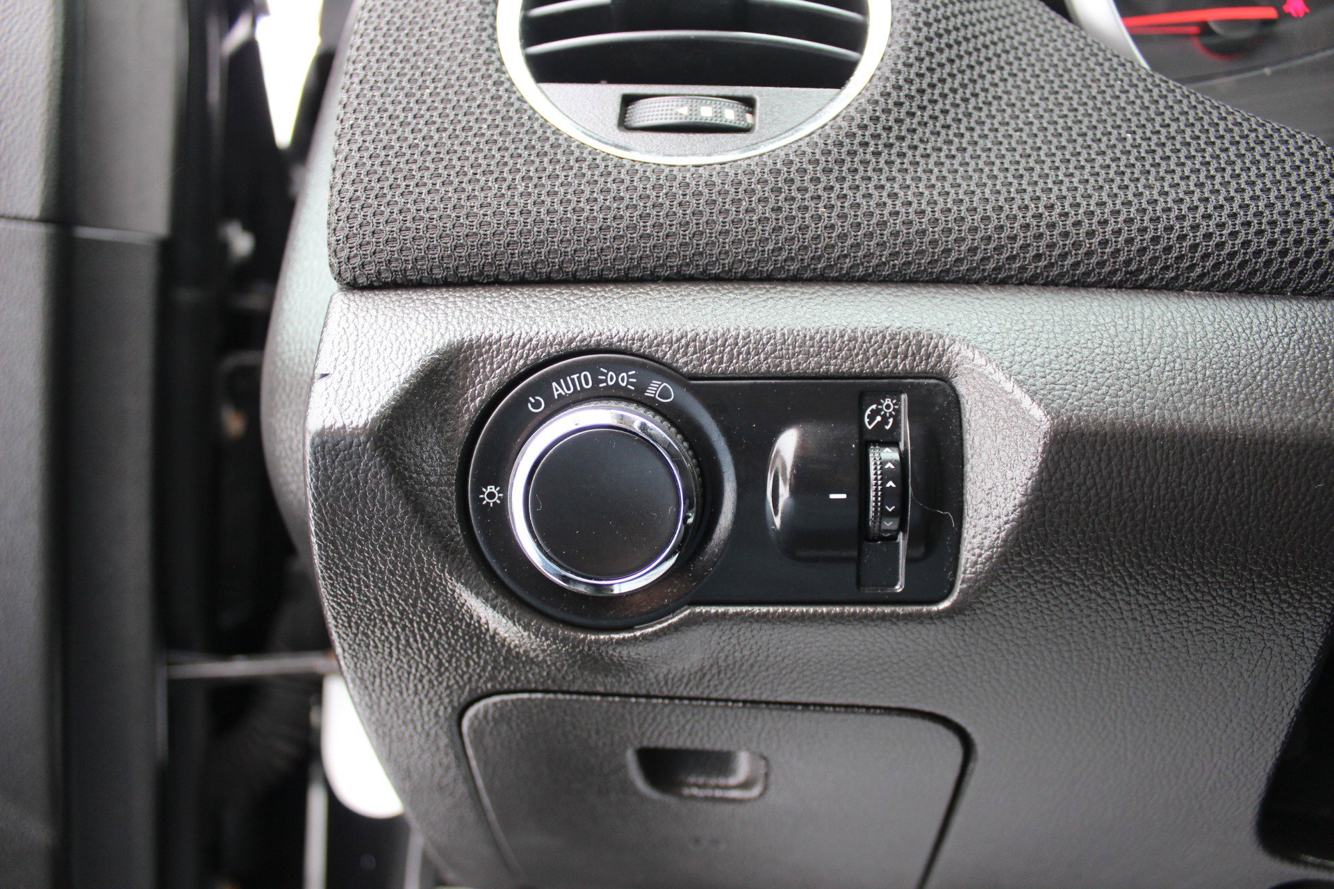 Used 2014 Chevrolet Cruze LT image 21