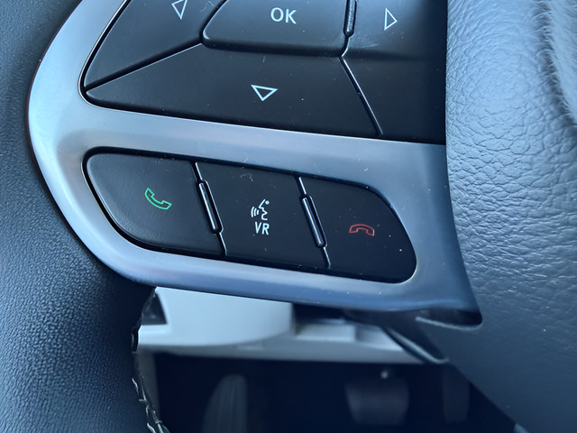 Used 2024 Chrysler Pacifica Touring-L FWD image 18