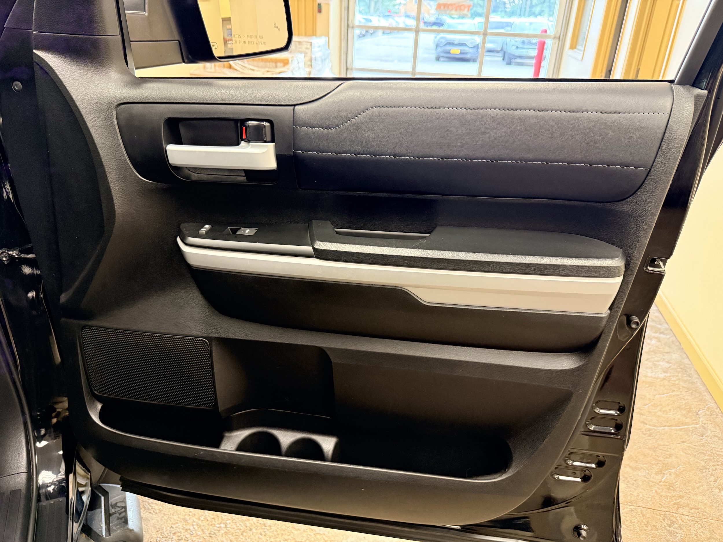 Used 2021 Toyota Tundra Limited w/ Limited Premium Package AWD/4WD image 23