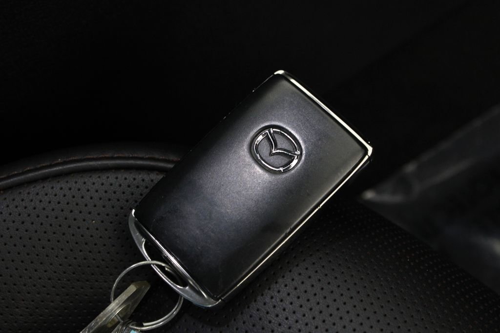 Used 2021 MAZDA MAZDA3 s image 30