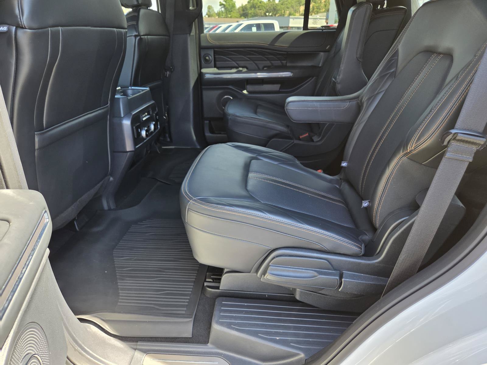 Certified 2024 Ford Expedition Platinum RWD image 14
