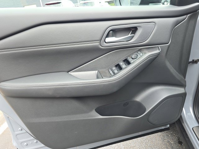 New 2027 Nissan Rogue Dark Armor AWD/4WD image 16