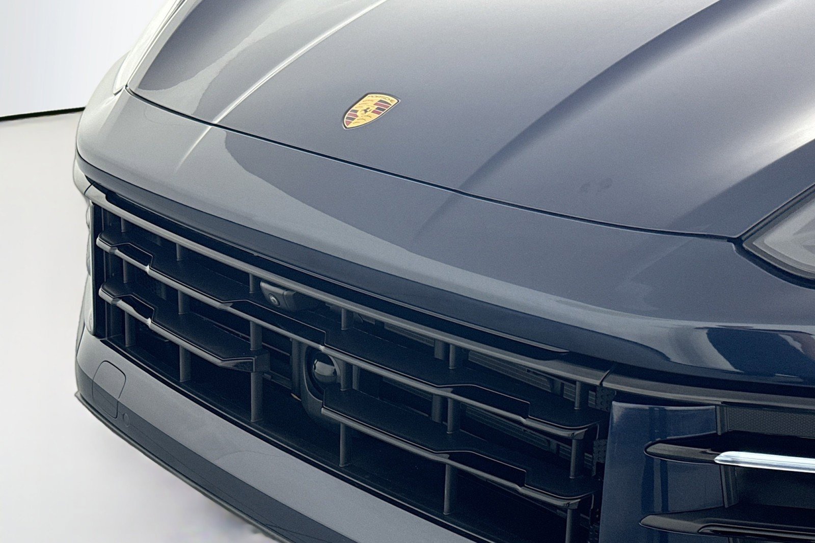 Used 2025 Porsche Cayenne Coupe image 13