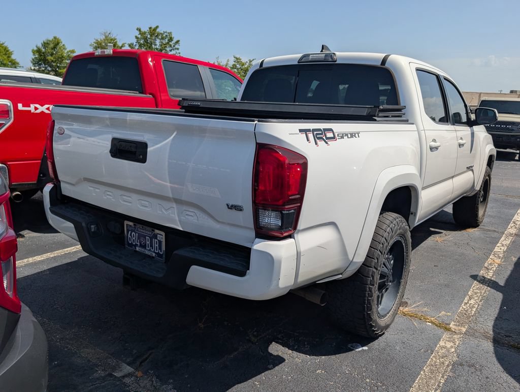 Used 2019 Toyota Tacoma TRD Sport RWD image 3