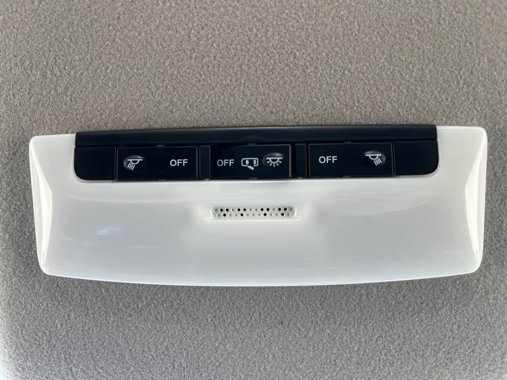 New 2025 Nissan Versa SV image 7