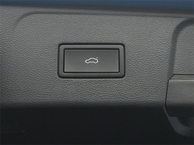 New 2025 Volkswagen Atlas SEL image 24