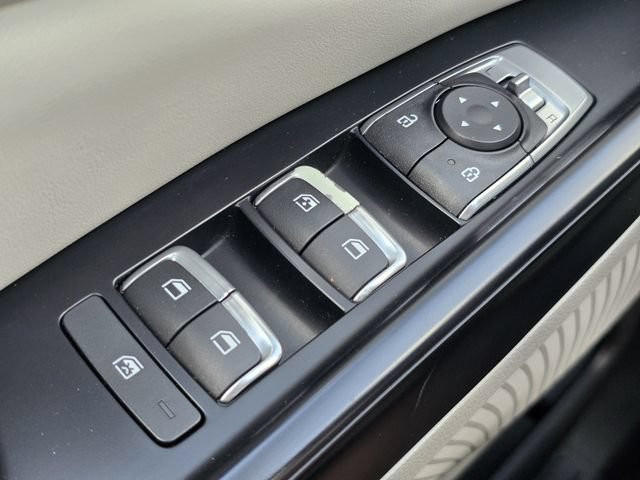 Certified 2022 Kia Carnival LX FWD image 31