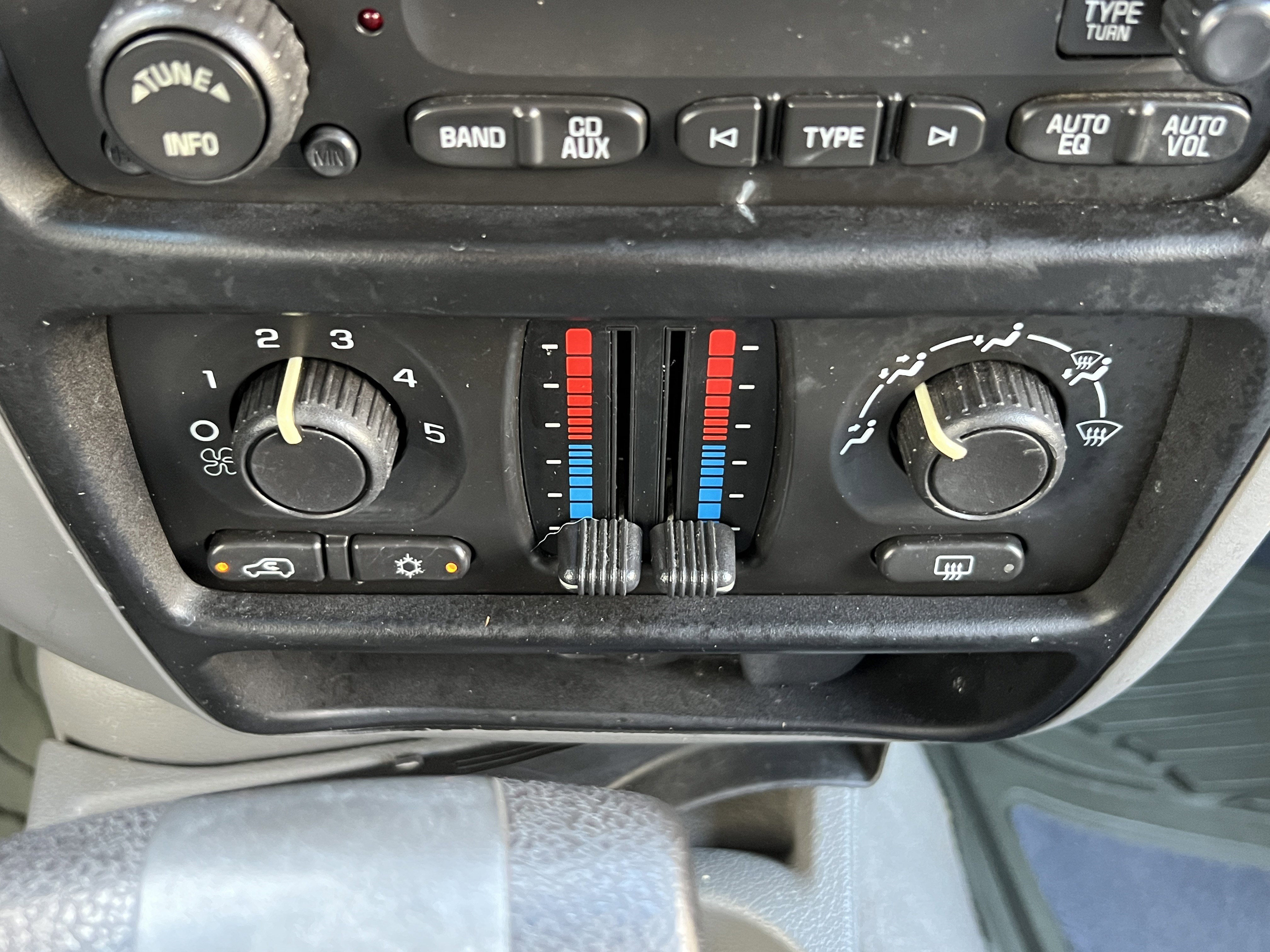 Used 2008 Chevrolet TrailBlazer 2FL image 28