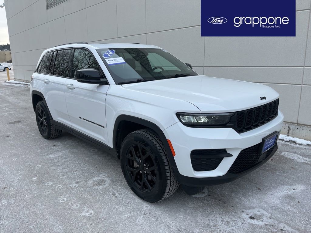Used 2024 Jeep Grand Cherokee Altitude image 1