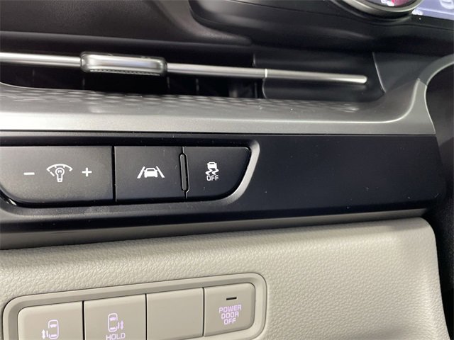 Used 2024 Kia Carnival LX image 28