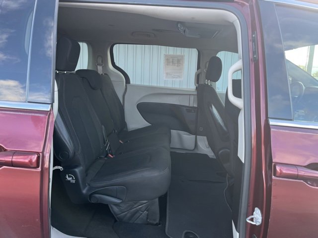 Used 2018 Chrysler Pacifica LX image 40