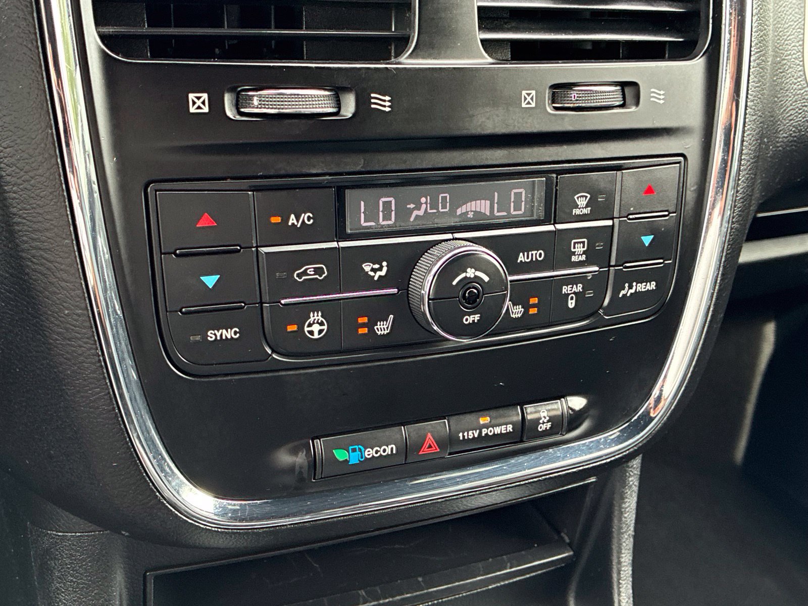 Used 2020 Dodge Grand Caravan GT FWD image 25