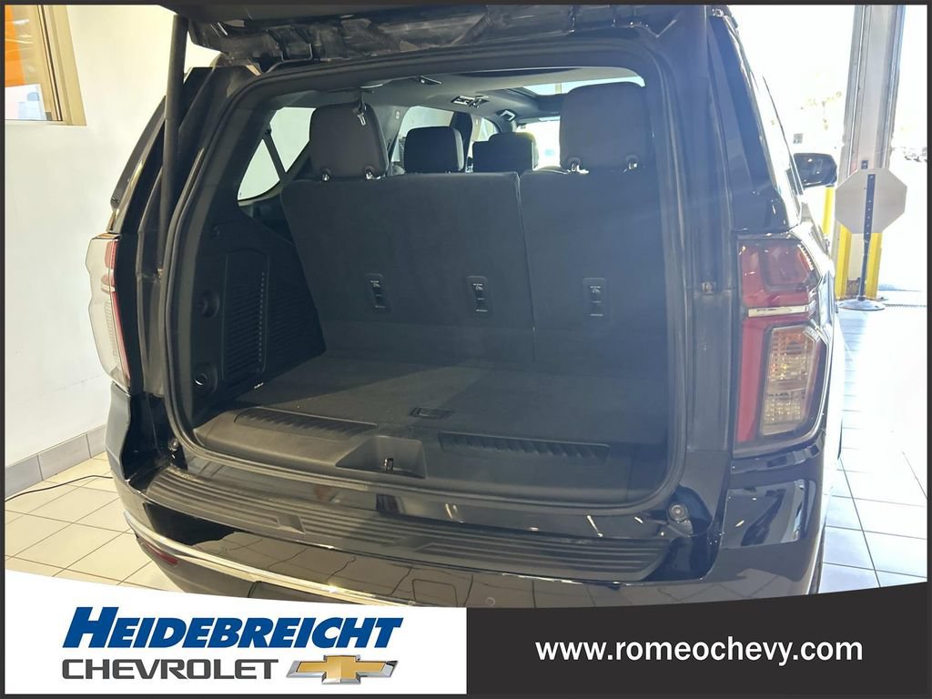 Used 2022 Chevrolet Tahoe LT w/ LT Signature Plus Package AWD/4WD image 16