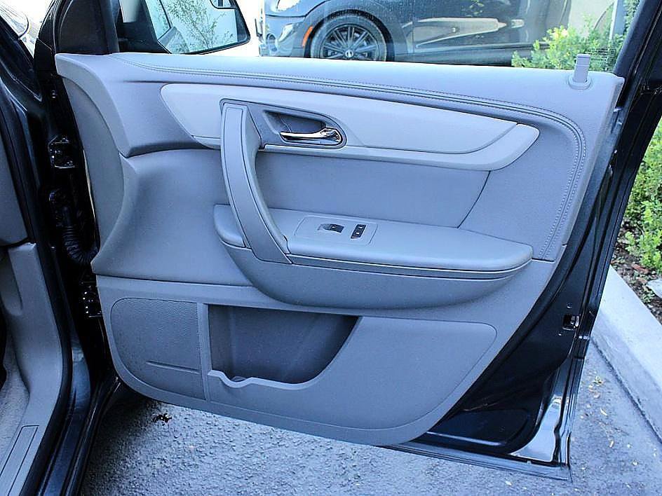 Used 2014 Chevrolet Traverse LS FWD image 20
