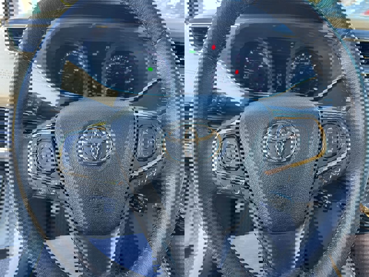 Used 2018 Toyota Avalon XLE Plus image 18