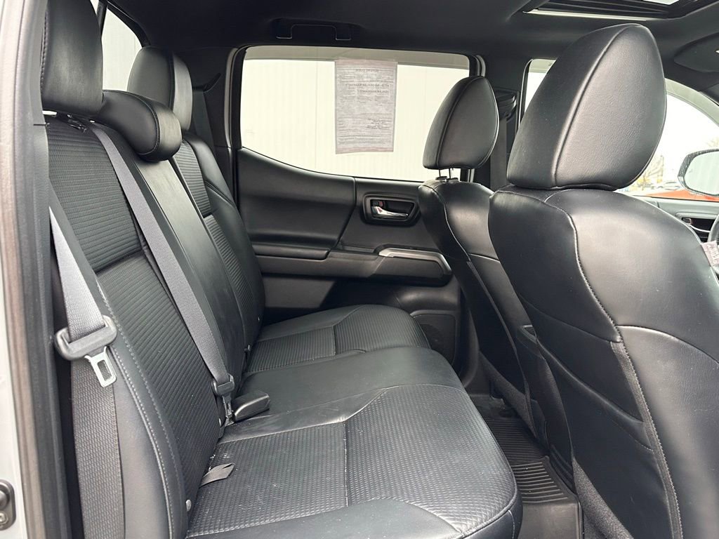 Used 2018 Toyota Tacoma Limited image 19