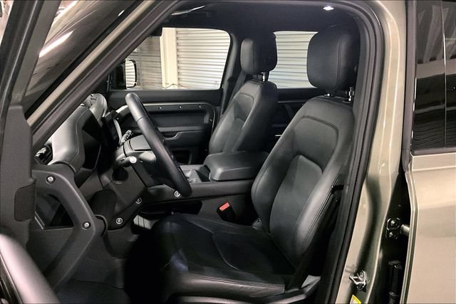 Certified 2025 Land Rover Defender 130 X-Dynamic SE AWD/4WD image 15
