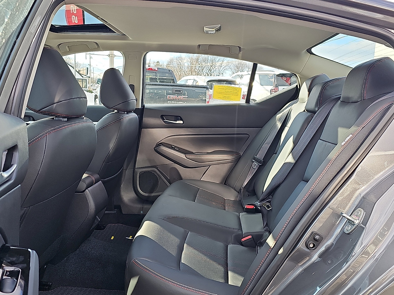 Used 2025 Nissan Altima 2.5 SR w/ SR Premium Package image 10