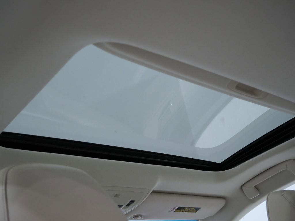 Used 2018 Lexus ES 350 w/ Premier Package FWD image 4