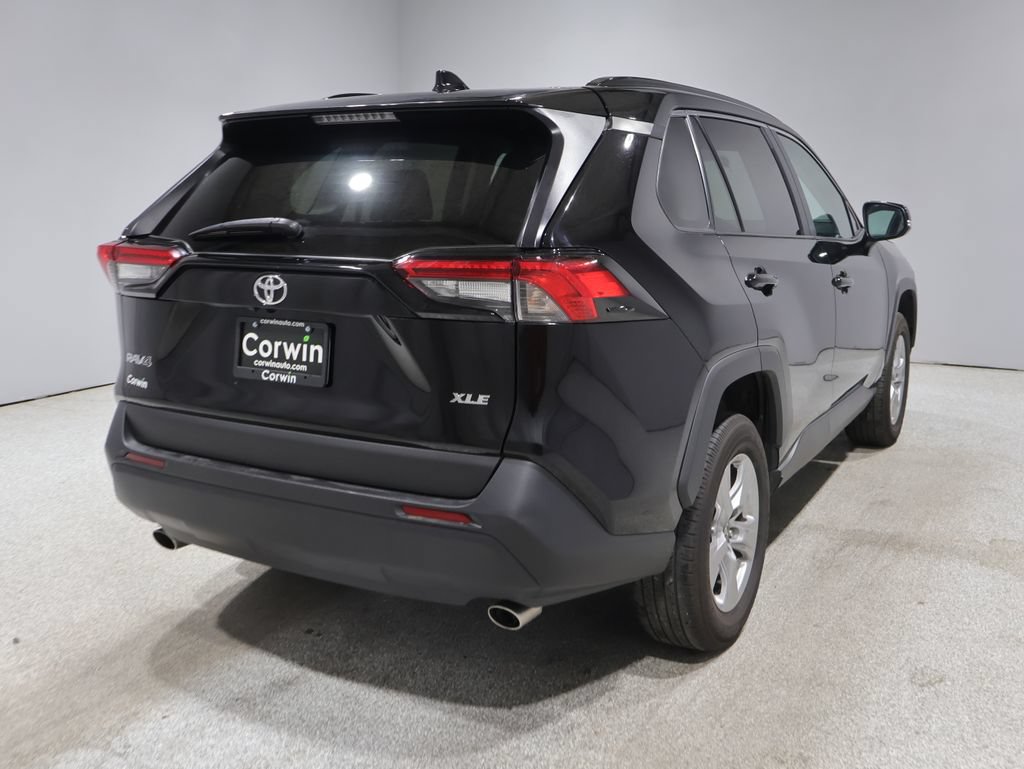 Used 2025 Toyota RAV4 XLE FWD image 2