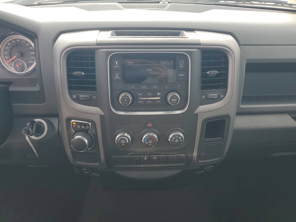 Used 2017 RAM 1500 Express RWD image 14