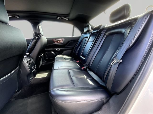 Used 2018 Lincoln Continental Select w/ Continental Climate Package AWD/4WD image 15