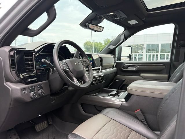 Used 2024 Chevrolet Silverado 2500 ZR2 w/ Technology Package AWD/4WD image 20