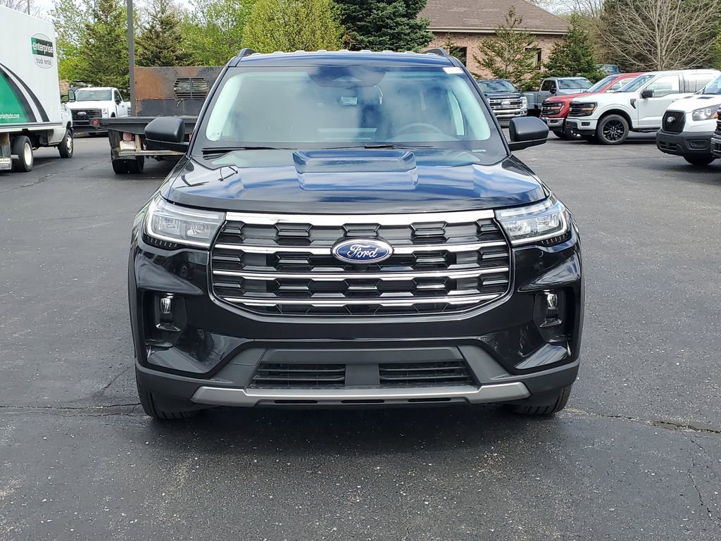 New 2026 Ford Explorer Active AWD/4WD image 2