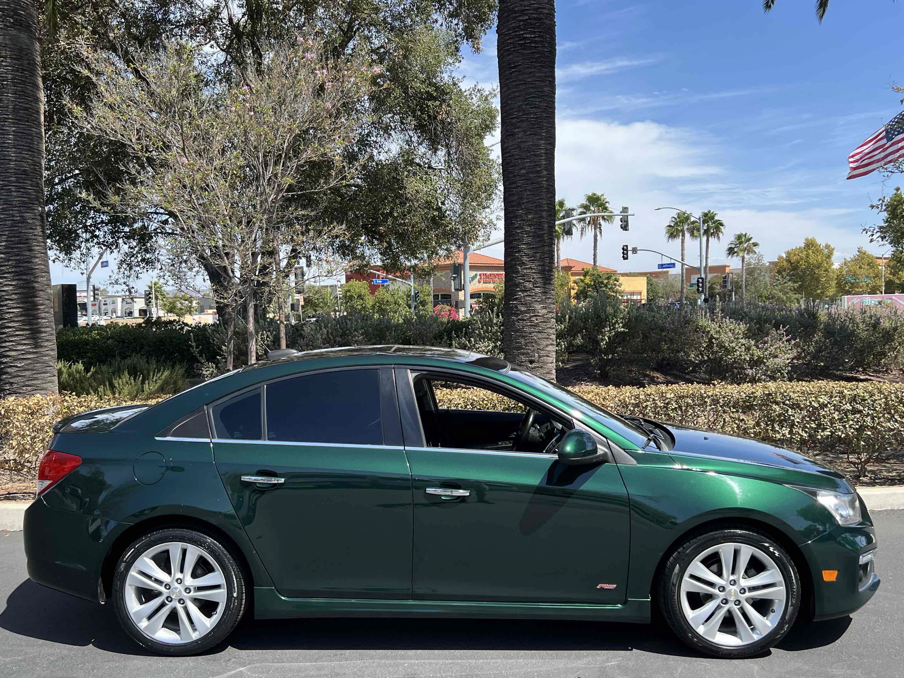 Used 2015 Chevrolet Cruze LTZ w/ Sun, Sound and Sport Package FWD image 17