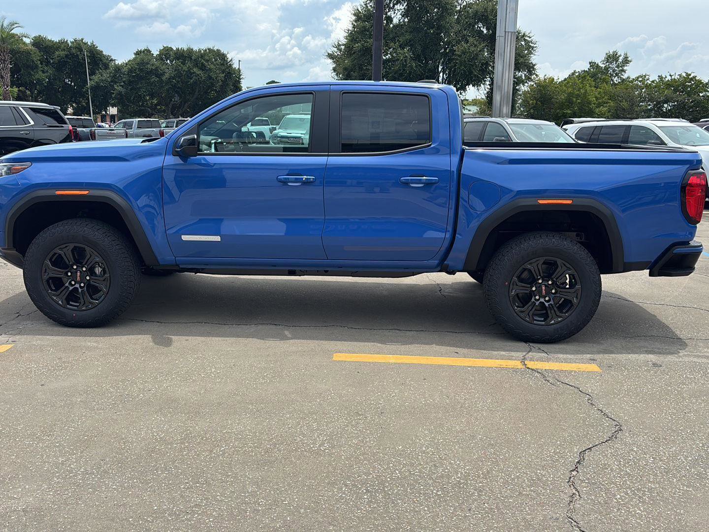 New 2025 GMC Canyon Elevation w/ Convenience Package image 4