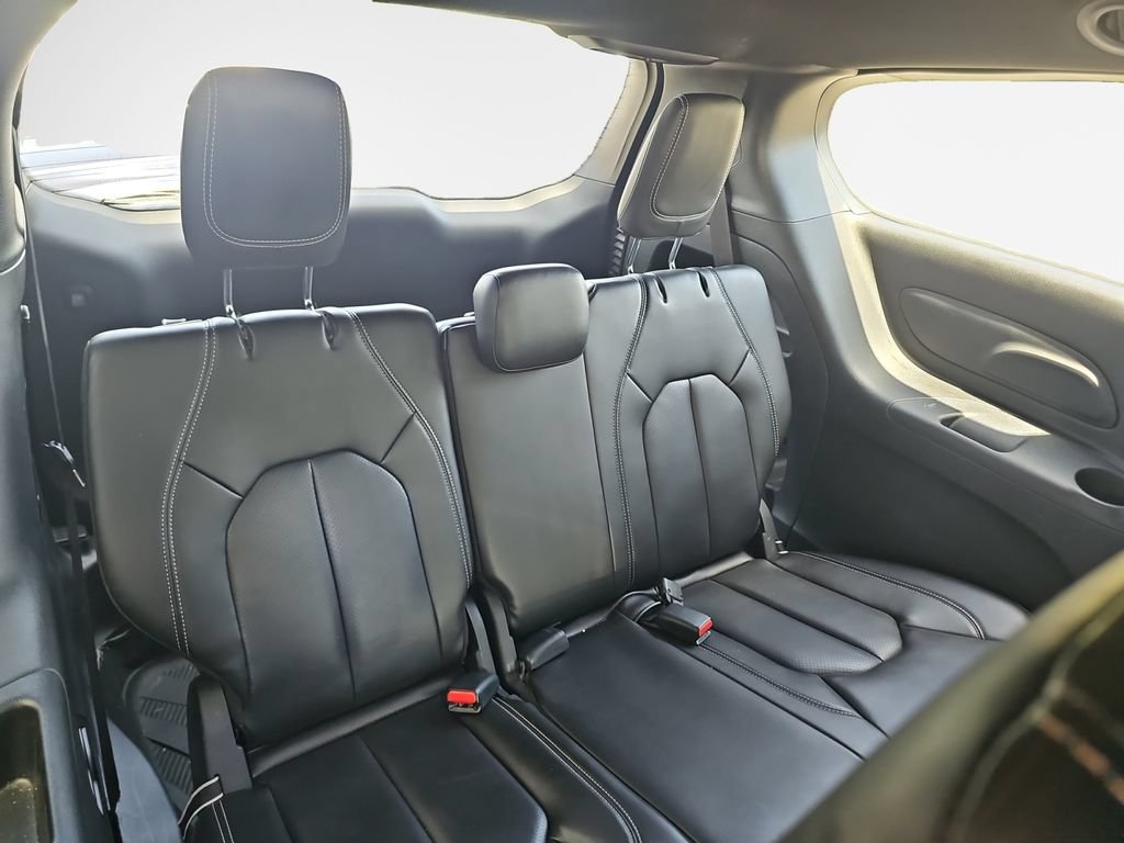 Certified 2023 Chrysler Pacifica Touring-L w/ S Appearance Package AWD/4WD image 29
