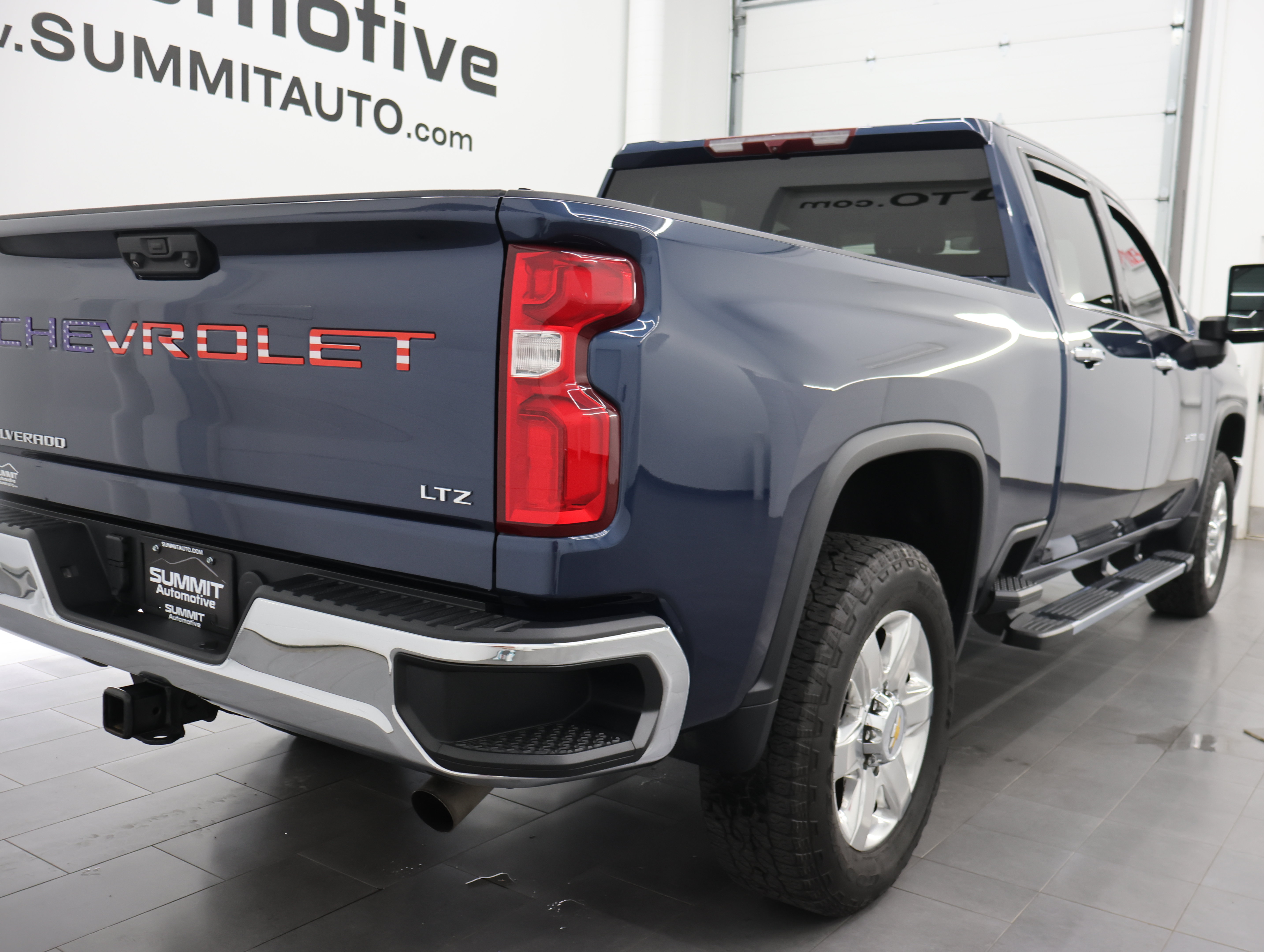 Used 2023 Chevrolet Silverado 2500 LTZ w/ Gooseneck/5TH Wheel Package AWD/4WD image 4