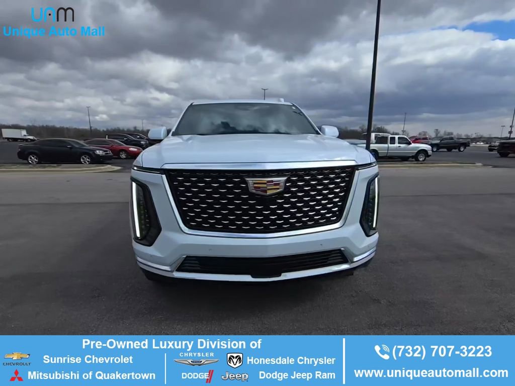Used 2026 Cadillac Escalade Luxury image 1